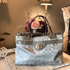 Coach Penelope Signature Fabric Carry All Grey